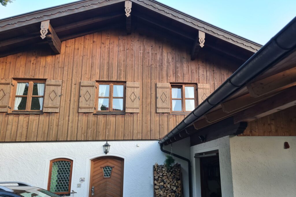 Chiemsee Bernau Daxenberger Haus hinten