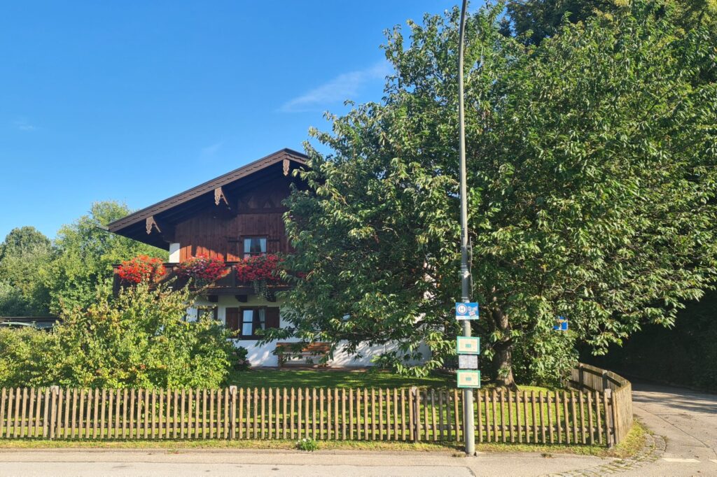 Chiemsee Bernau Daxenberger Haus vorne